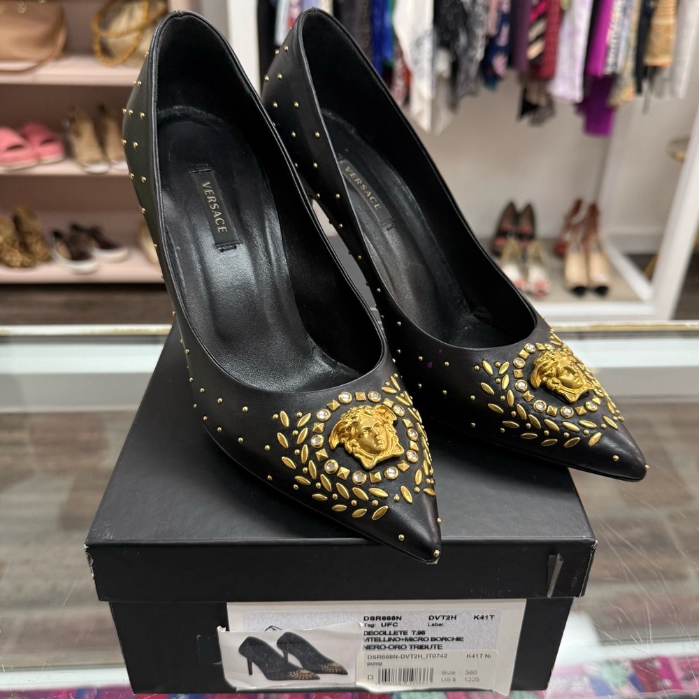 Versace Palazzo Medusa Crystal Embellished‎ Black Gold Leather Heels Sz 38 (8)